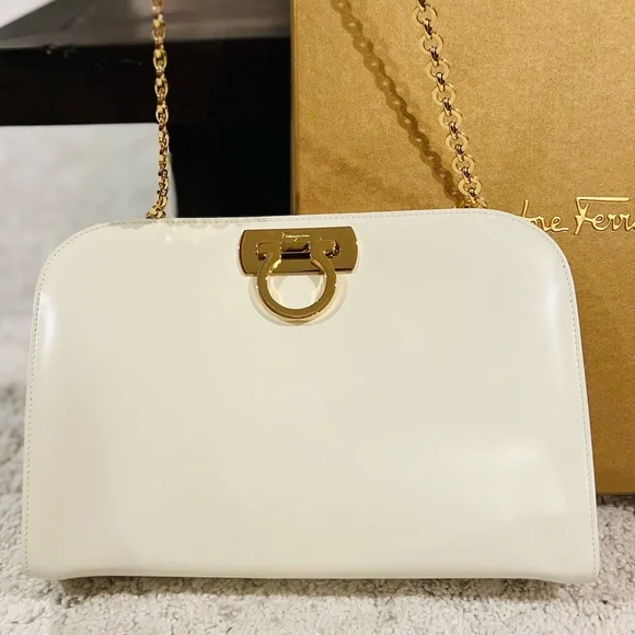 Salvatore Ferragamo - AUTHENTIC Gancini Bag, in Bone, 24 Carat Gold Chain. NEW! - Picture 4 of 6